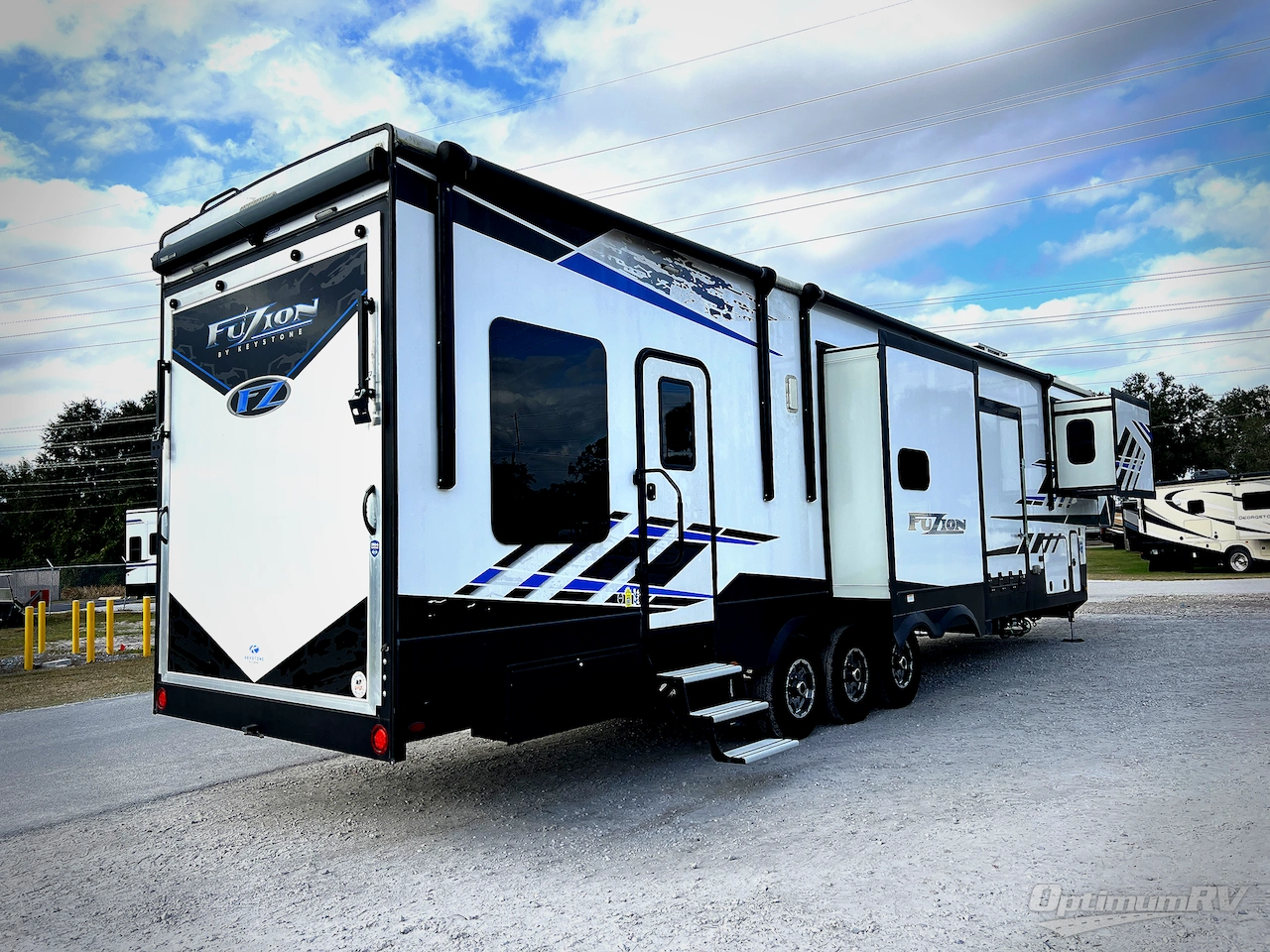 2022 Keystone Fuzion 424 Photo 3