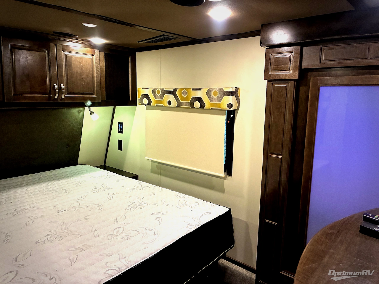 2018 Luxe by the RV Factory Luxe Elite 42RL Photo 21