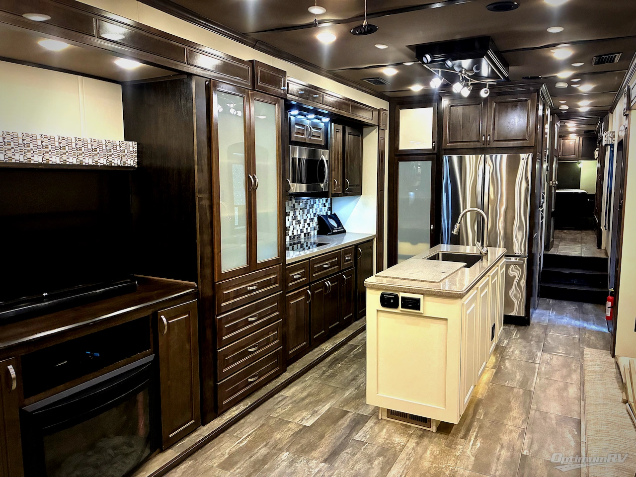 2018 Luxe by the RV Factory Luxe Elite 42RL Photo 5