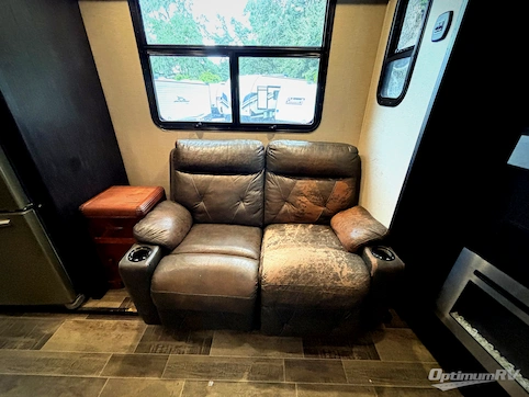 Used 2017 Keystone Fuzion 417 Featured Photo