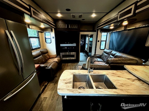 2017 Keystone Fuzion 417 RV Photo 2