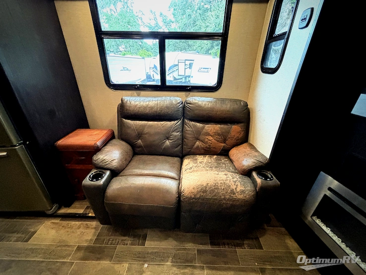 2017 Keystone Fuzion 417 RV Photo 1