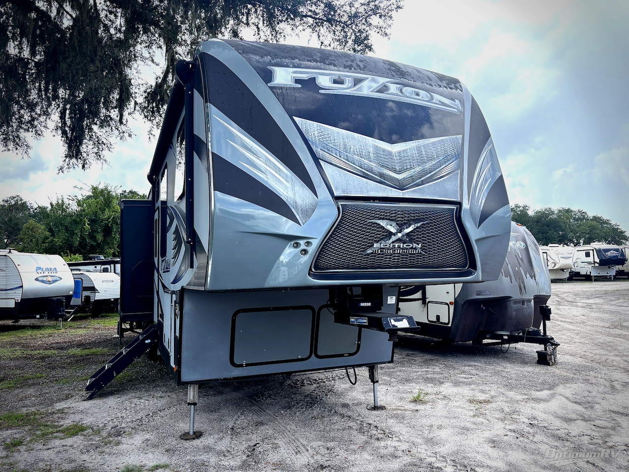 2017 Keystone Fuzion 417 Photo 3