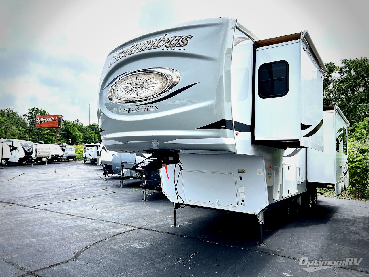 2021 Palomino Columbus Compass 298RLC Photo 2