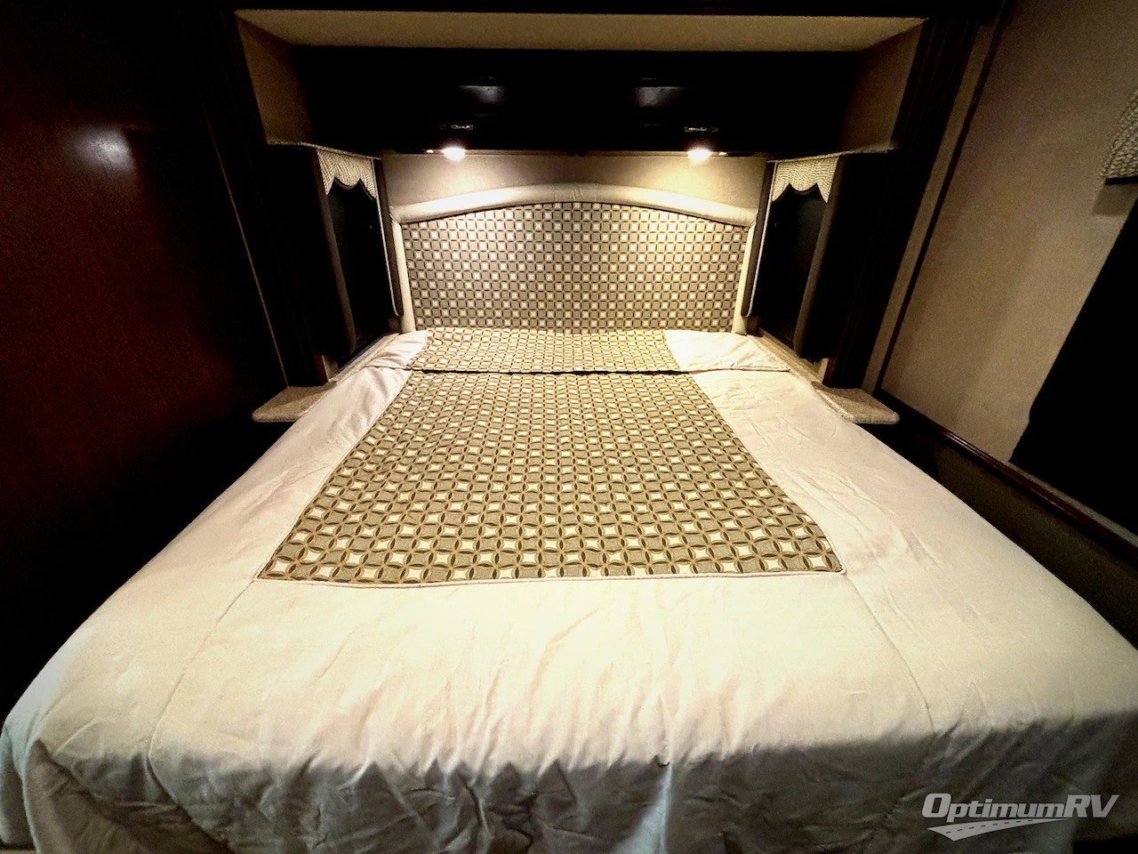 2017 Holiday Rambler Vacationer 33C Photo 17