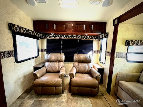 2015 Forest River Flagstaff Classic Super Lite 8528IKWS RV Photo 2