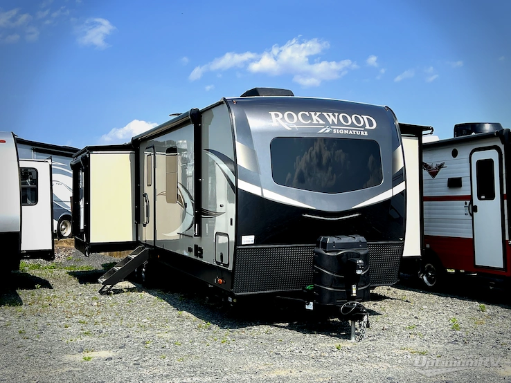 2021 Forest River Rockwood Signature Ultra Lite 8329SB RV Photo 1