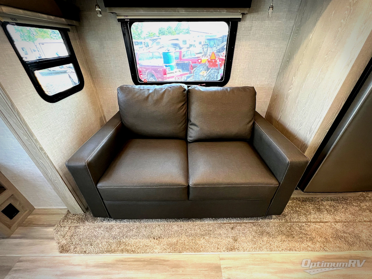 2021 Forest River Rockwood Signature Ultra Lite 8329SB Photo 10