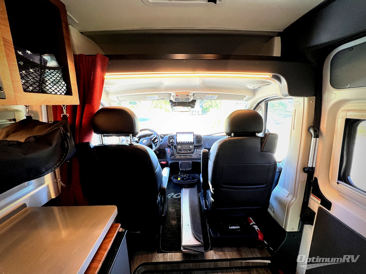 2023 Winnebago Roam U59RX Photo 6