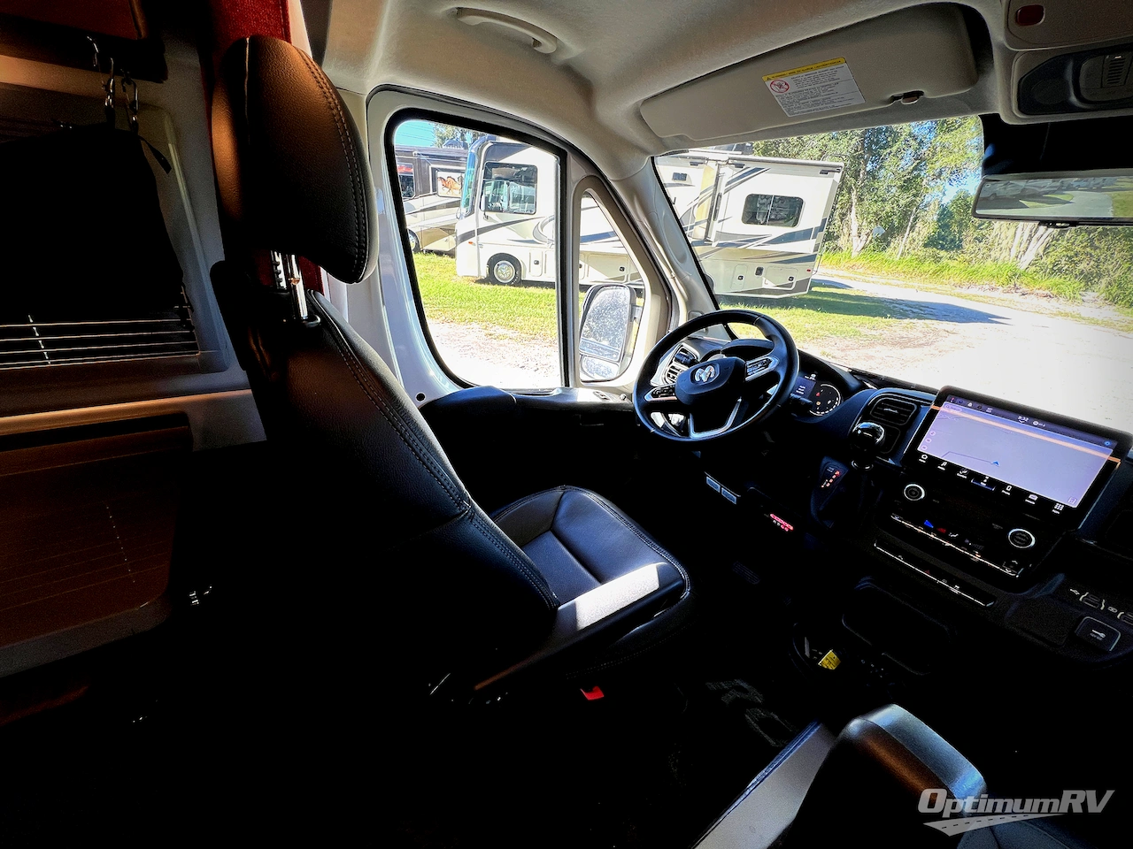 2023 Winnebago Roam U59RX Photo 8