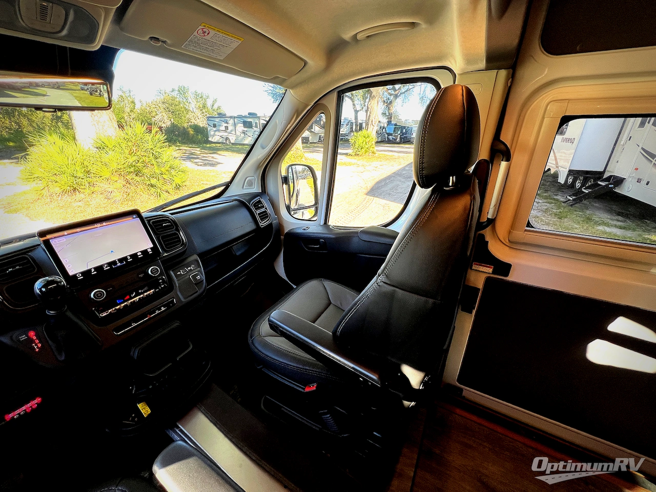 2023 Winnebago Roam U59RX Photo 9