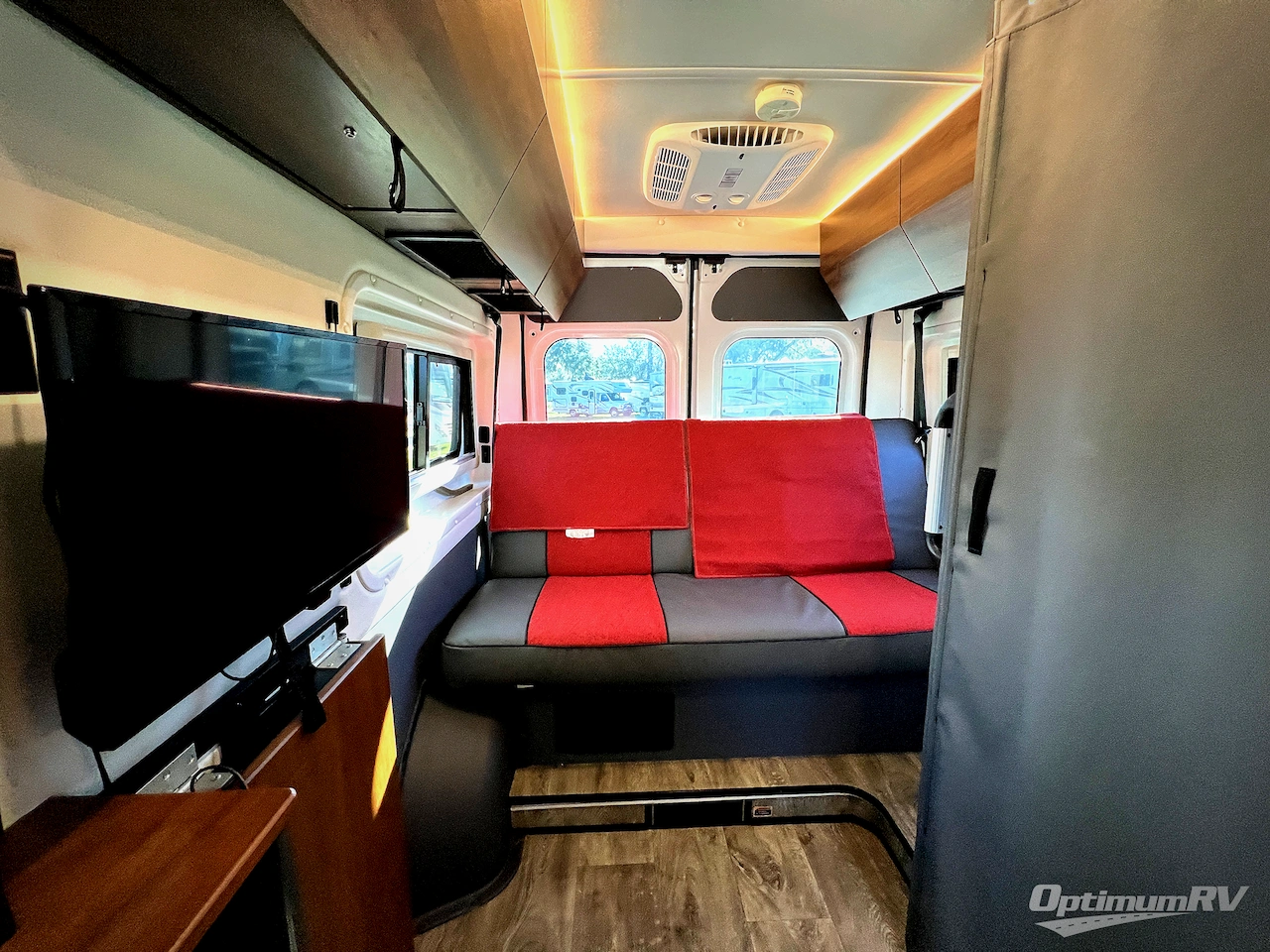 2023 Winnebago Roam U59RX Photo 10
