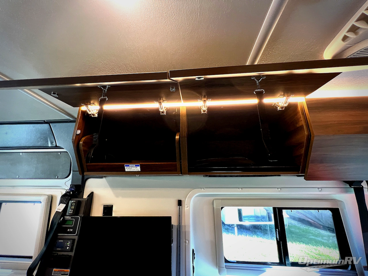 2023 Winnebago Roam U59RX Photo 13