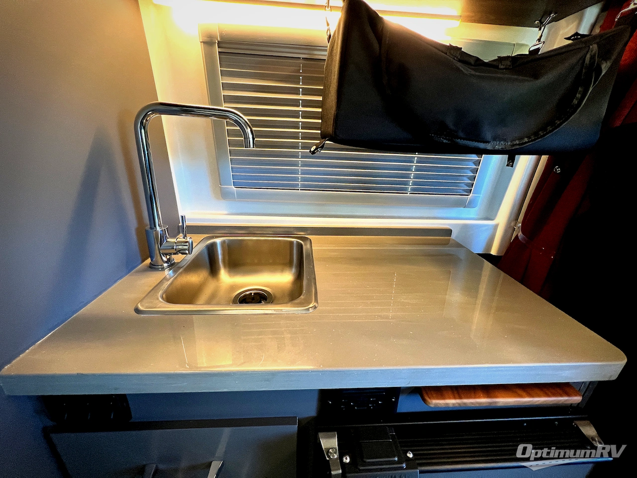 2023 Winnebago Roam U59RX Photo 17