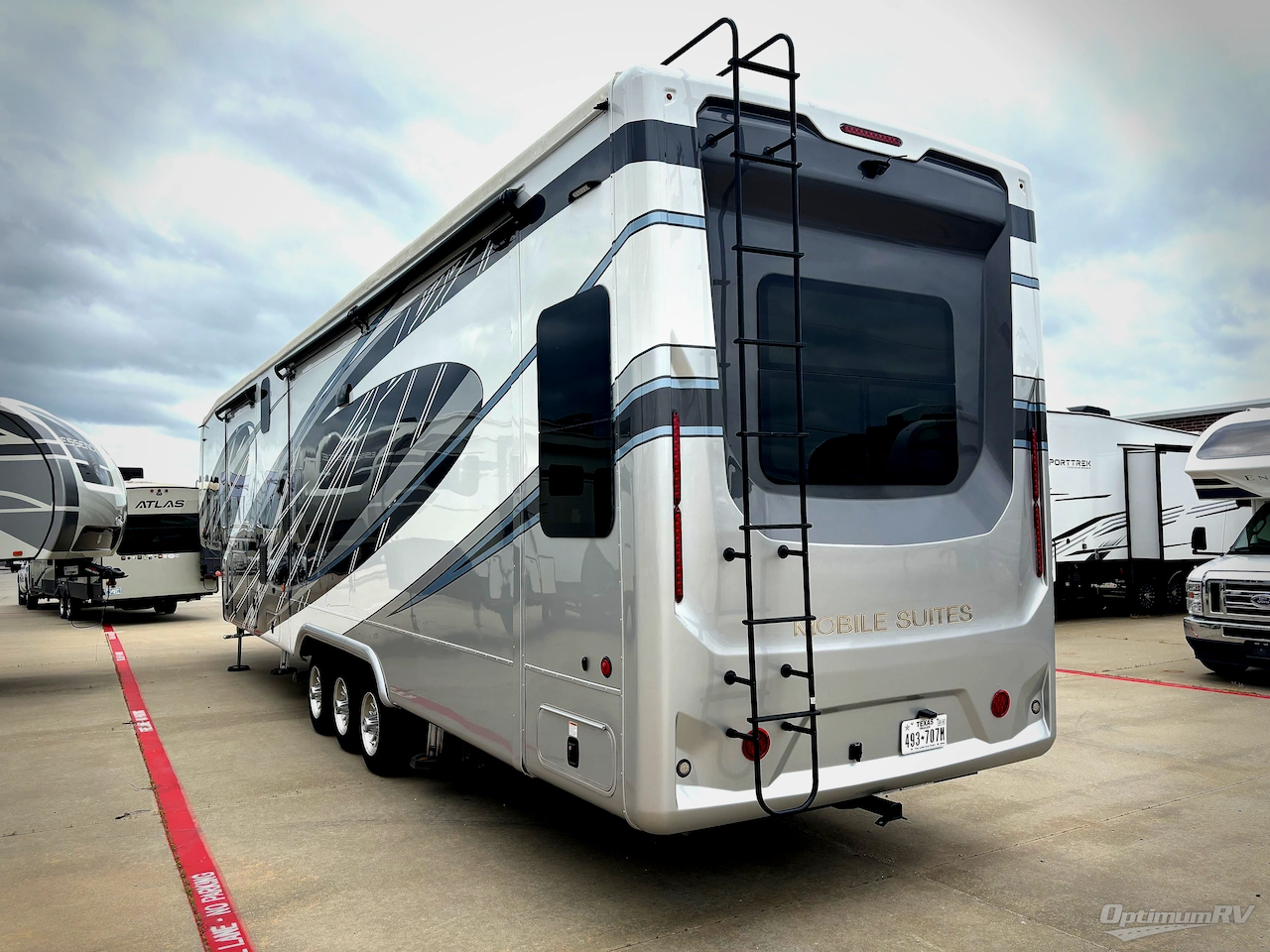 2023 DRV Luxury Suites Mobile Suites MS Houston Photo 3