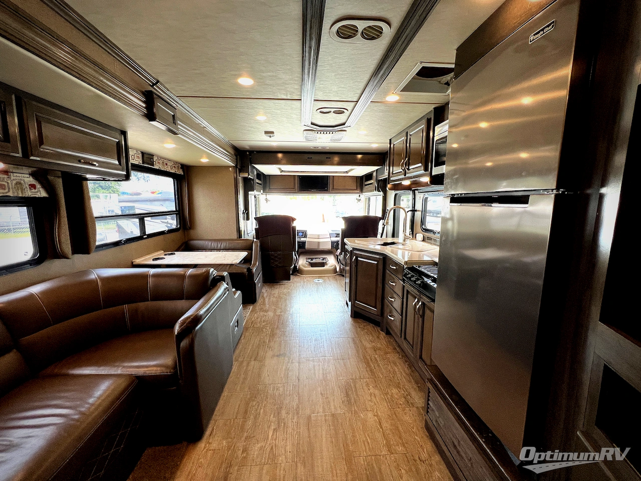 2018 Fleetwood Bounder 34S Photo 5