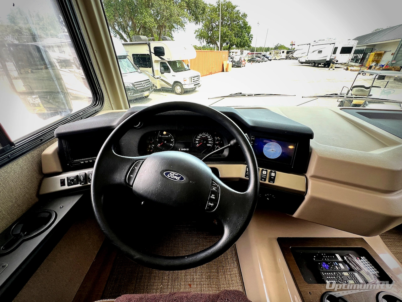 2018 Fleetwood Bounder 34S Photo 7