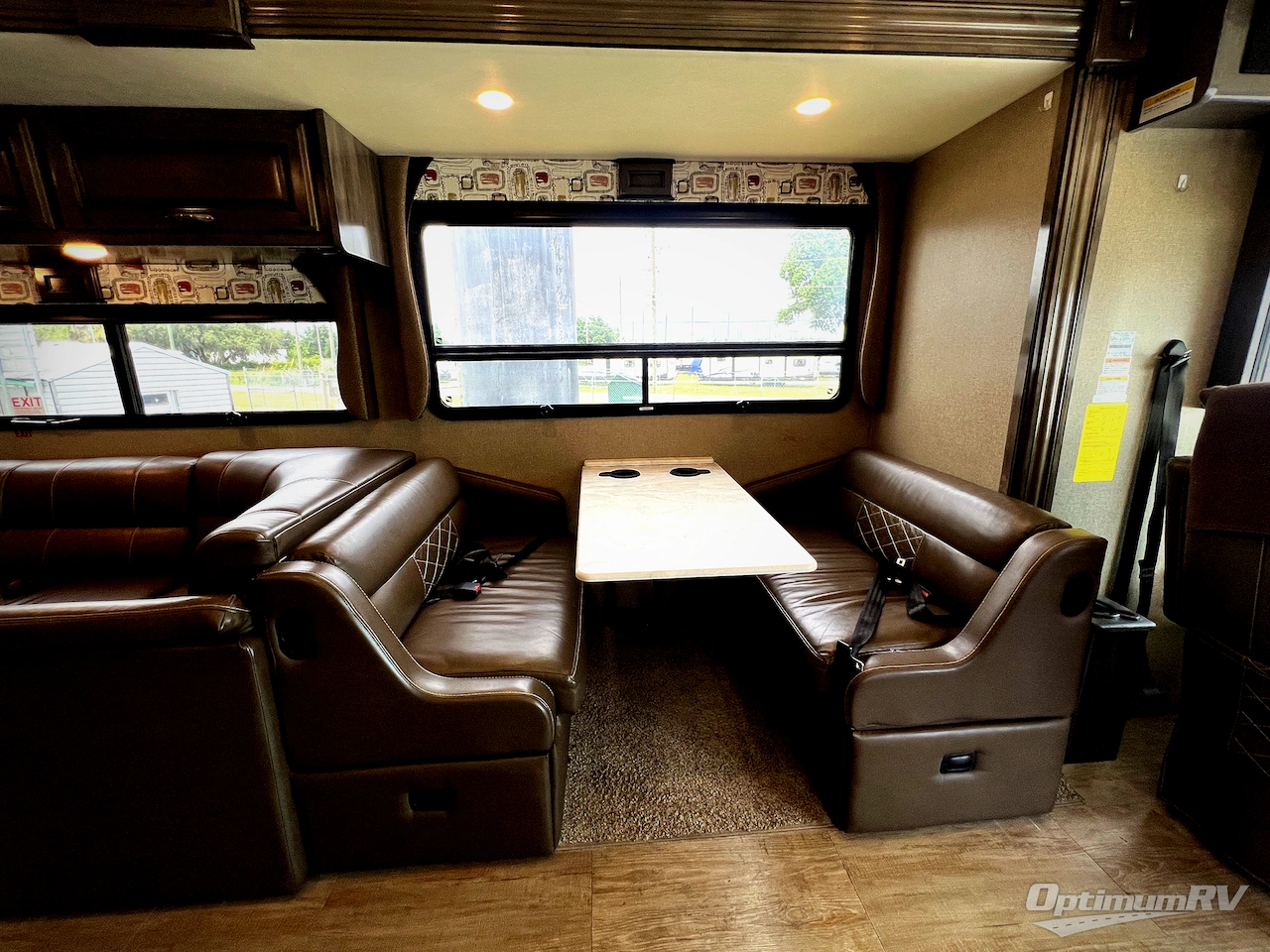 2018 Fleetwood Bounder 34S Photo 8