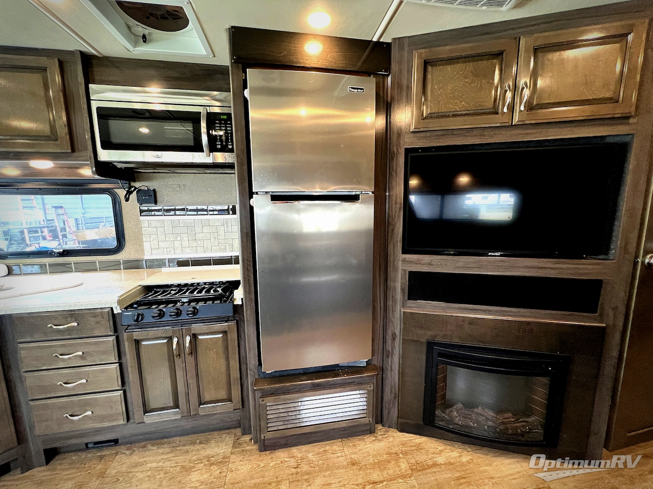 2018 Fleetwood Bounder 34S Photo 15