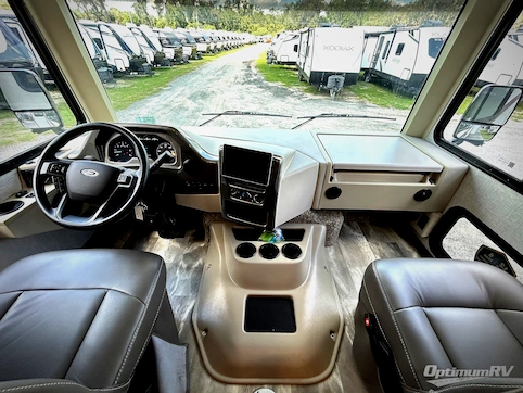 2022 Thor Windsport 34R RV Photo 2