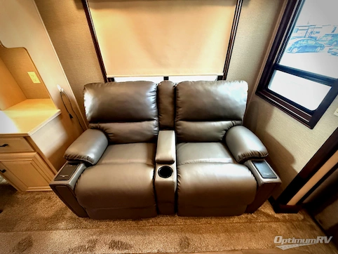 2020 DRV Luxury Suites Mobile Suites 40KSSB4 RV Photo 2