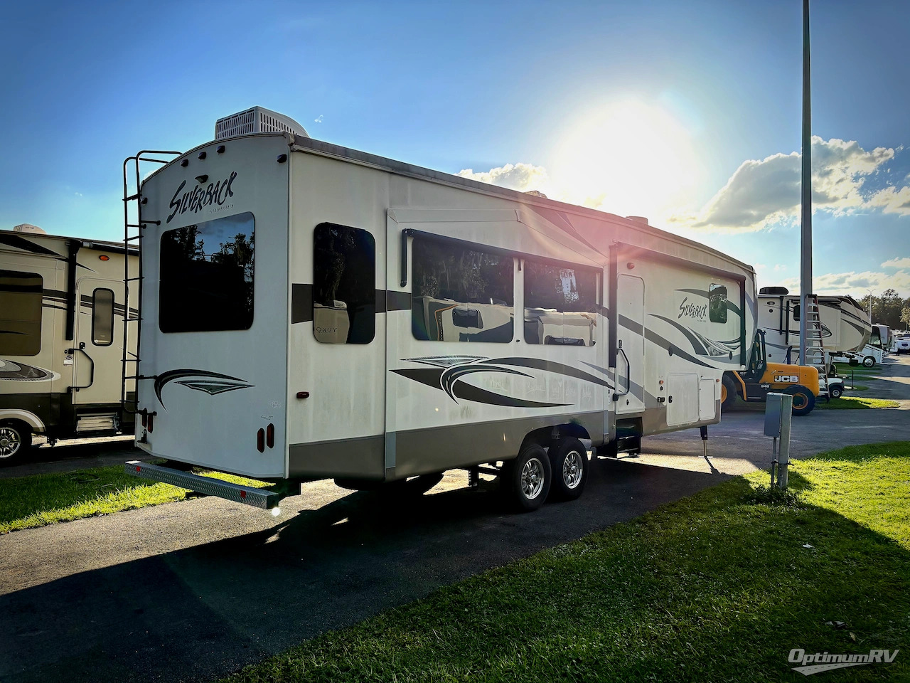 2015 Forest River Cedar Creek Silverback 33IK Photo 2