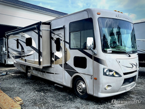 Used 2015 Thor Hurricane 27K Featured Photo