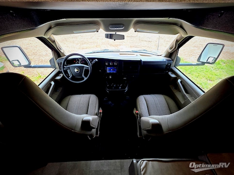 2020 Coachmen Freelander 26DS Chevy 4500 RV Photo 2