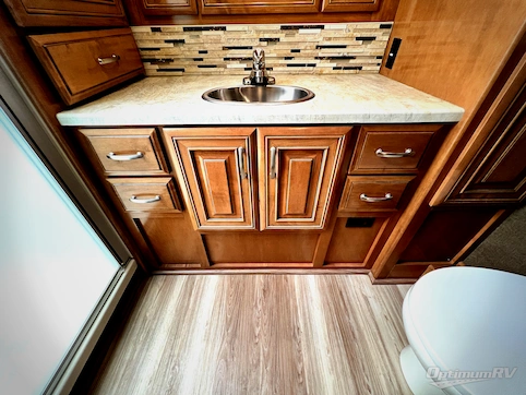 2018 Thor Palazzo 36.1 RV Photo 4