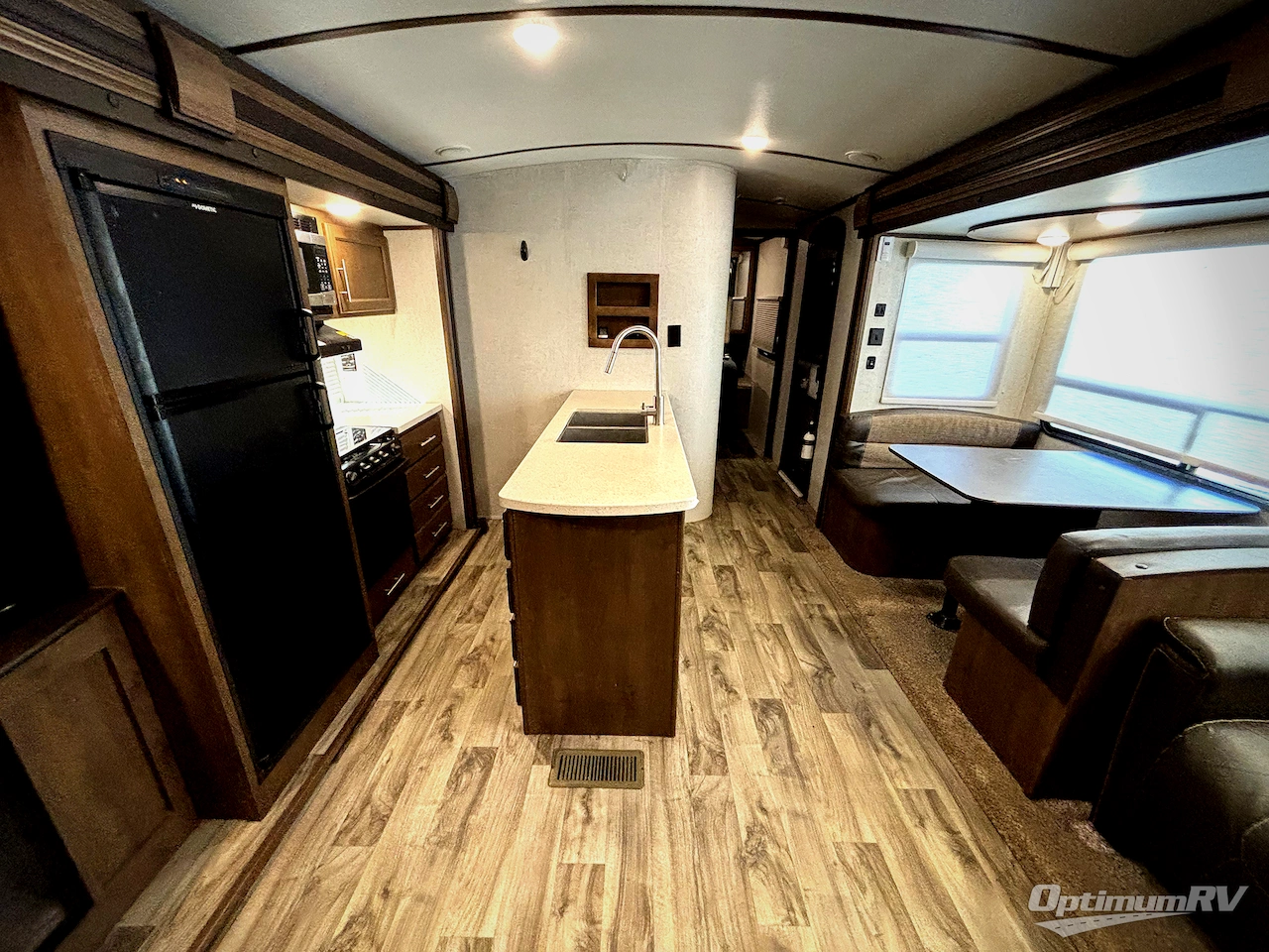 2018 Keystone Cougar X-Lite 34TSB Photo 5