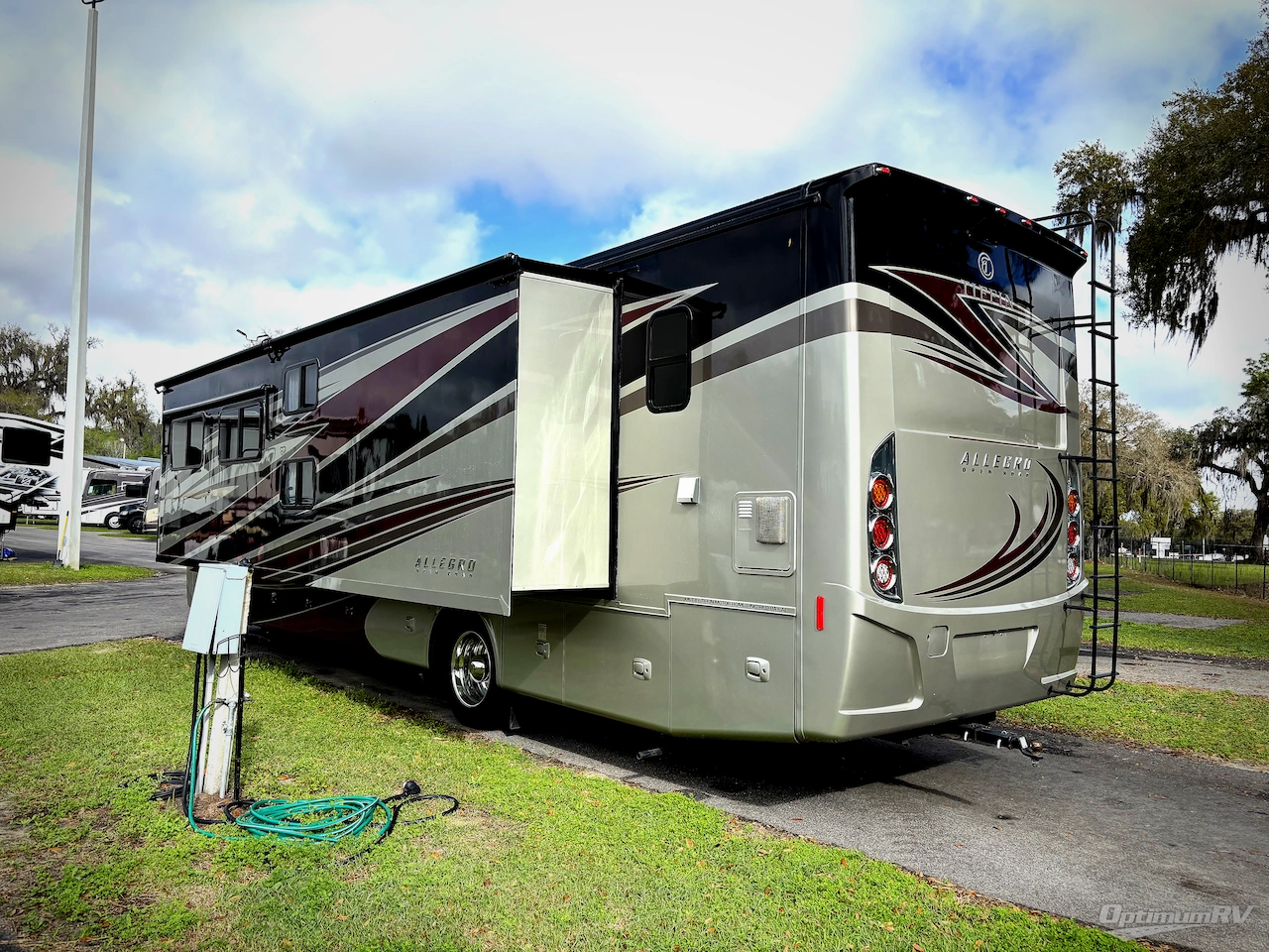 2017 Tiffin Allegro 36 UA Photo 3