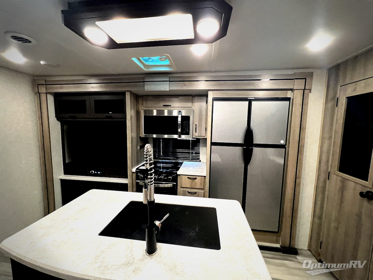 2021 Winnebago Towables Voyage 3538BR Photo 4