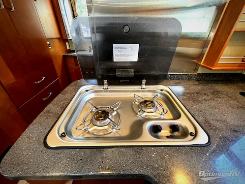 2015 Leisure Travel Unity U24MB RV Photo 3