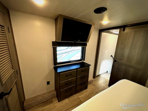 2022 Keystone Montana 3121RL RV Photo 3