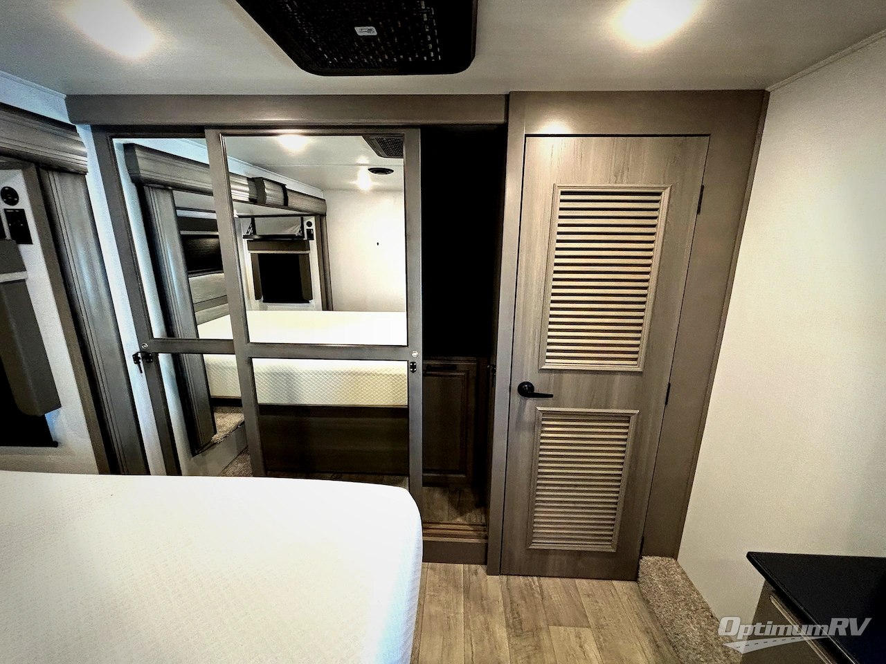 2022 Keystone Montana 3121RL Photo 10