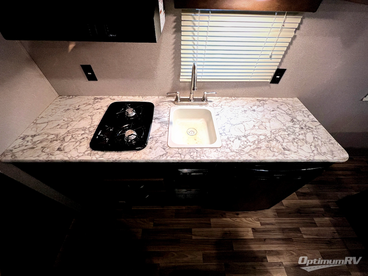 2019 Keystone Springdale Mini 1700FQ Photo 12