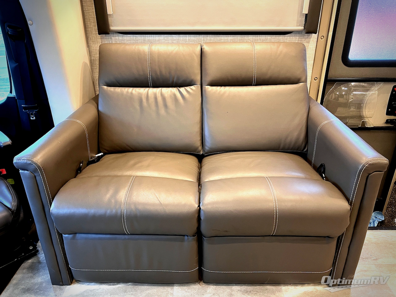 2022 Thor Quantum Sprinter DS24 Photo 22