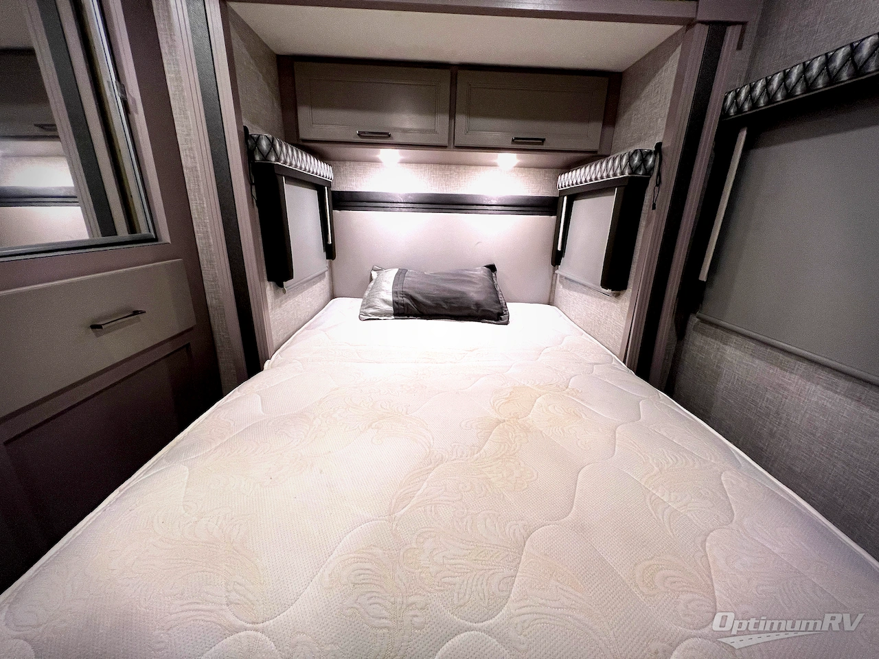 2022 Thor Quantum Sprinter DS24 Photo 32