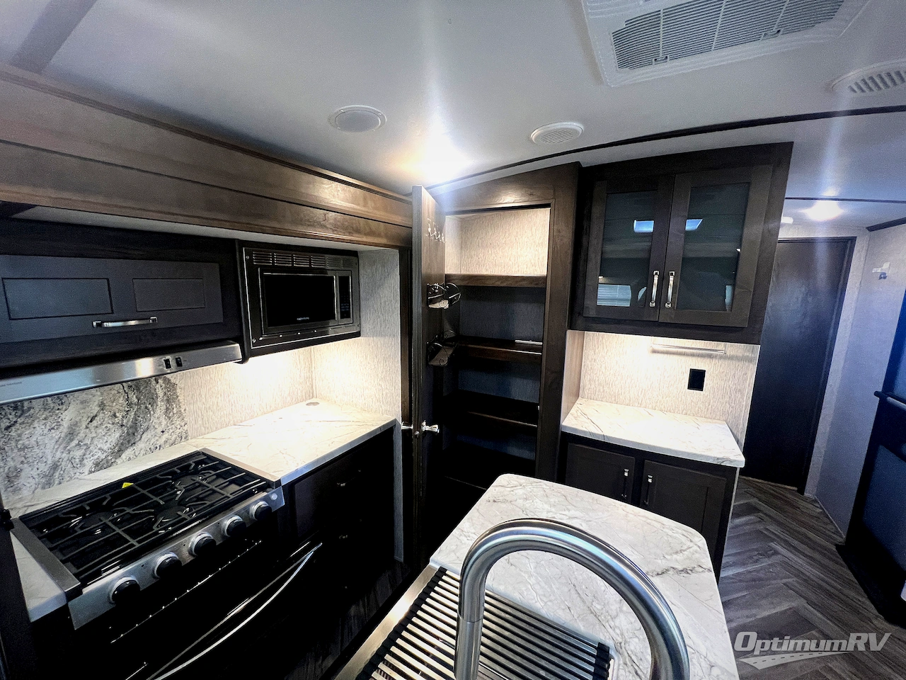 2021 Dutchmen Astoria 3373RL Photo 11
