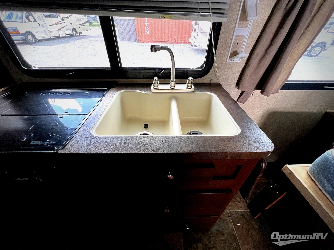 2016 Forest River Rockwood Mini Lite 2306 Photo 8