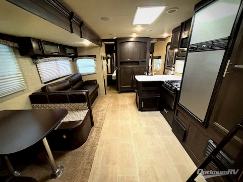 2018 Dutchmen Kodiak Ultra Lite 255BHSL RV Photo 2