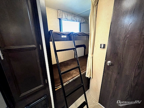 2018 Dutchmen Kodiak Ultra Lite 255BHSL RV Photo 3