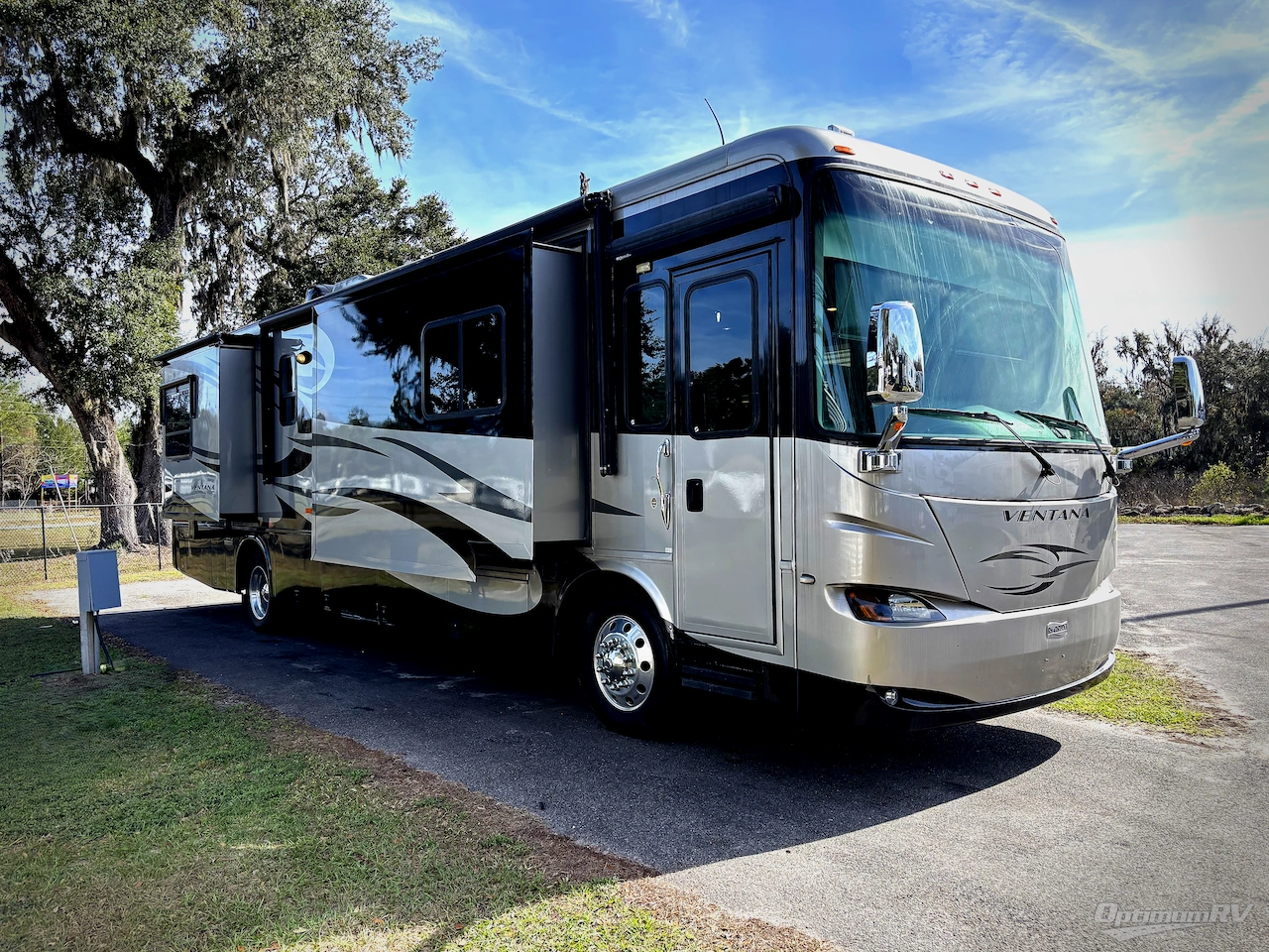 2010 Newmar Ventana 3933 Photo 1
