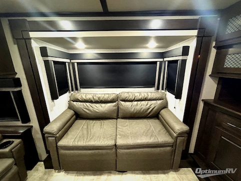 2022 Grand Design MOMENTUM 376THS RV Photo 2