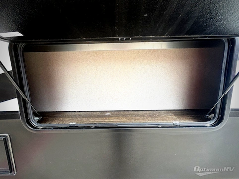 2022 Grand Design MOMENTUM 376THS RV Photo 4