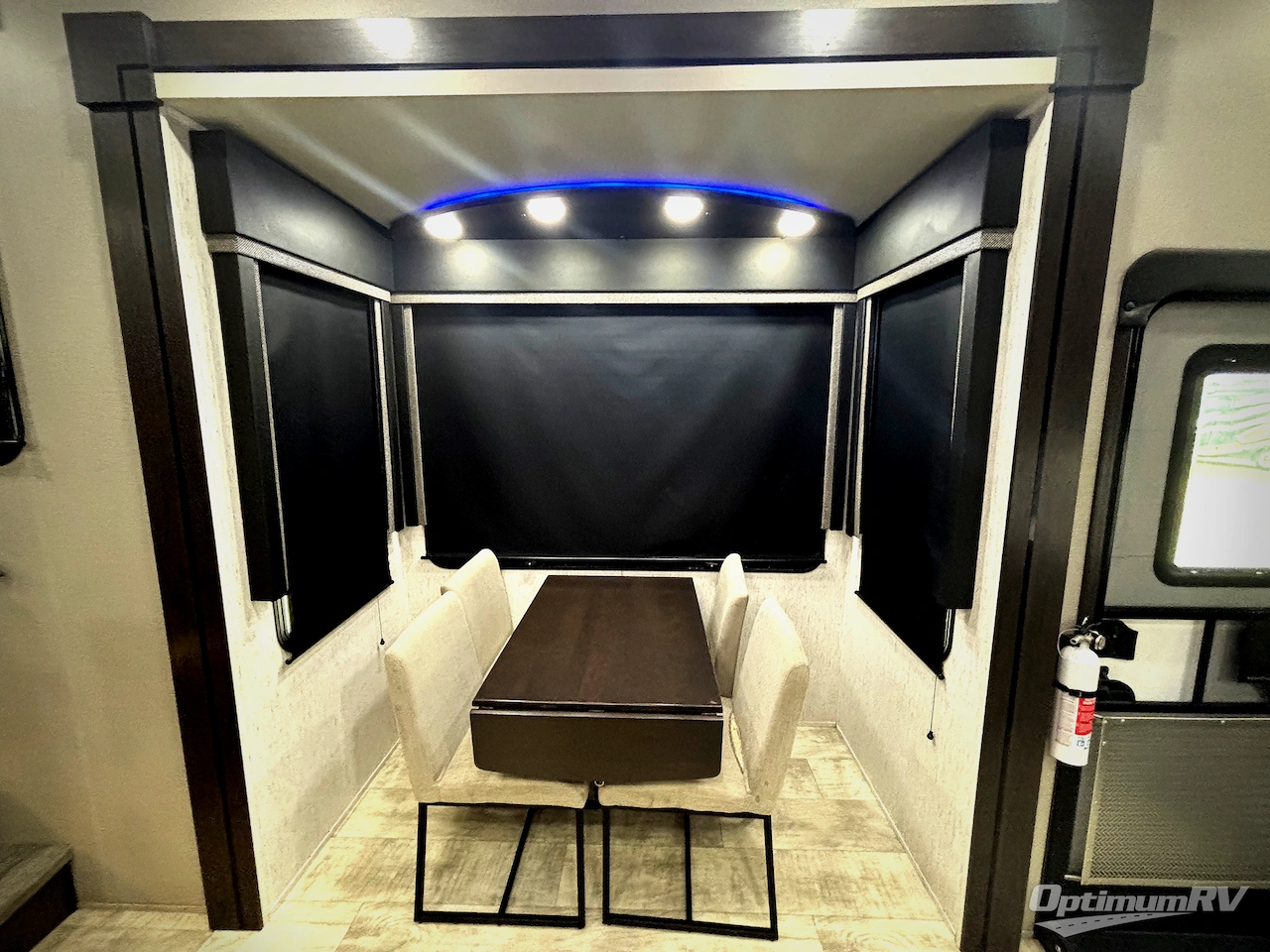 2022 Grand Design MOMENTUM 376THS Photo 16