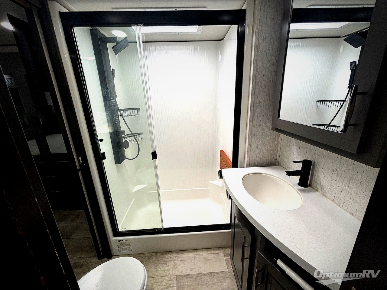 2022 Grand Design MOMENTUM 376THS Photo 17