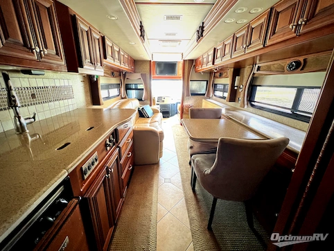 2010 Fleetwood Revolution LE 42T RV Photo 4