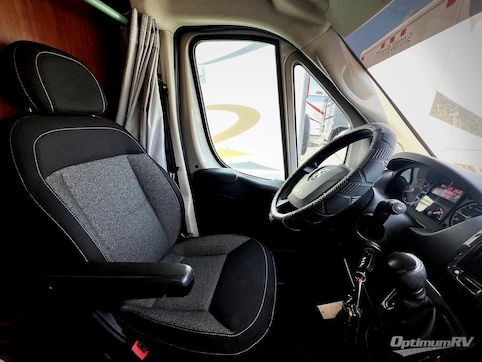 2018 Roadtrek Roadtrek ZION SRT RV Photo 2