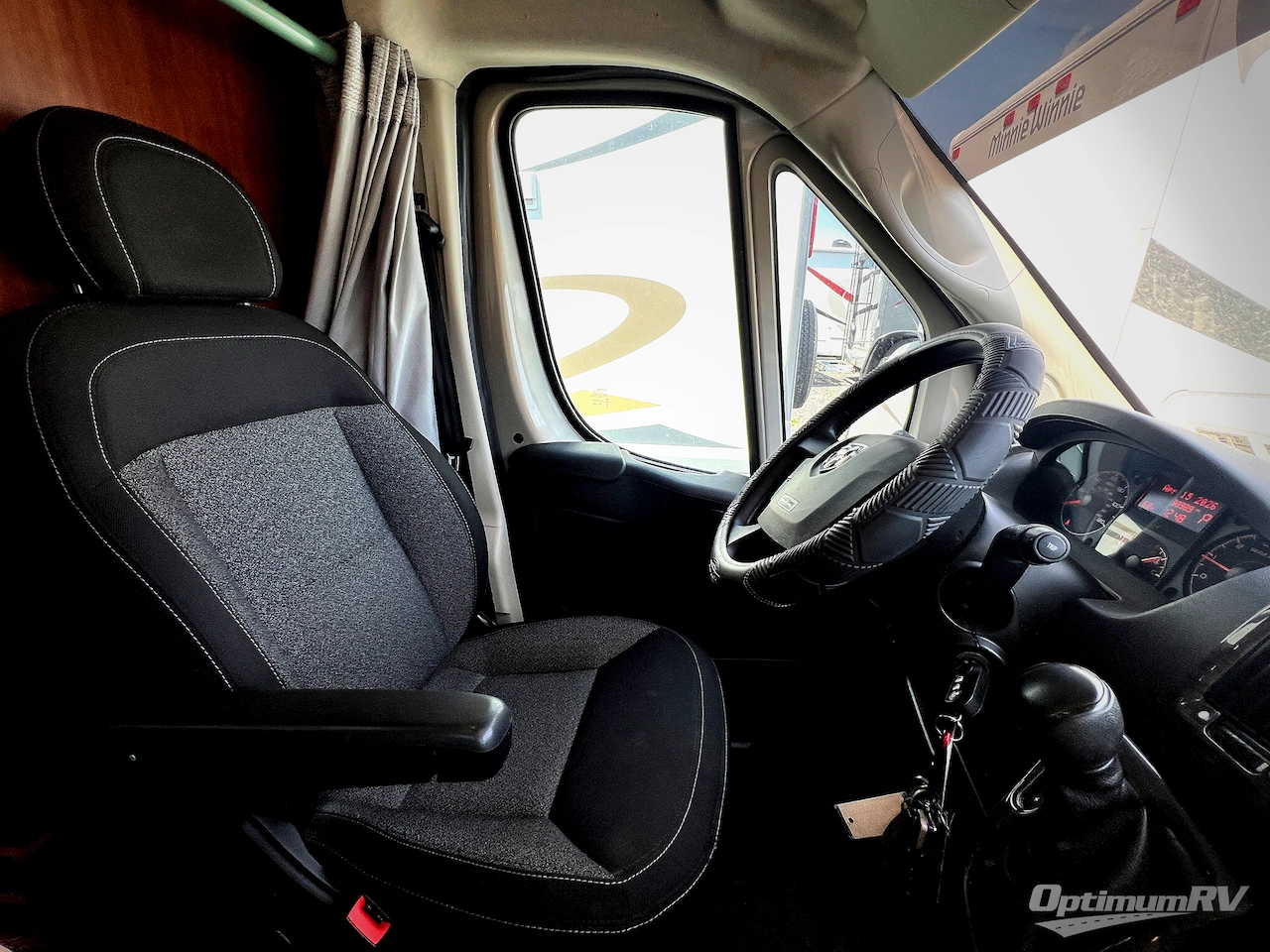 2018 Roadtrek Roadtrek ZION SRT Photo 6